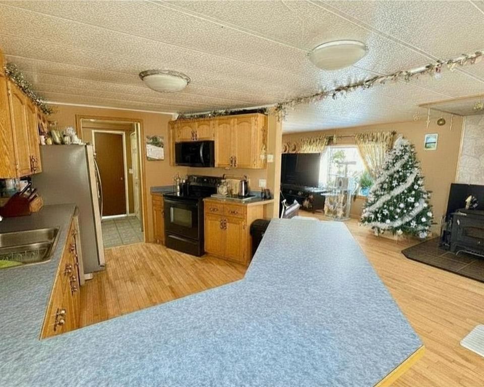 









20427


Highway 2

,
Rural Smoky River No. 130, M.D. of,




AB
T0H 1G0

