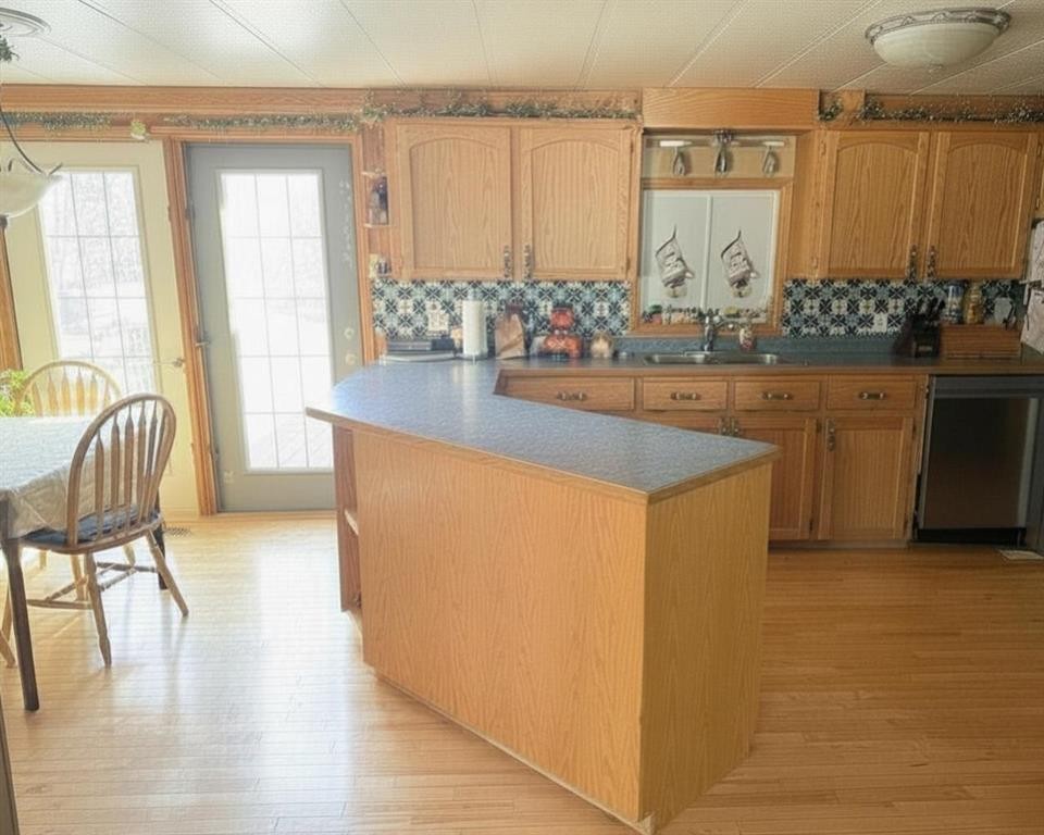 









20427


Highway 2

,
Rural Smoky River No. 130, M.D. of,




AB
T0H 1G0

