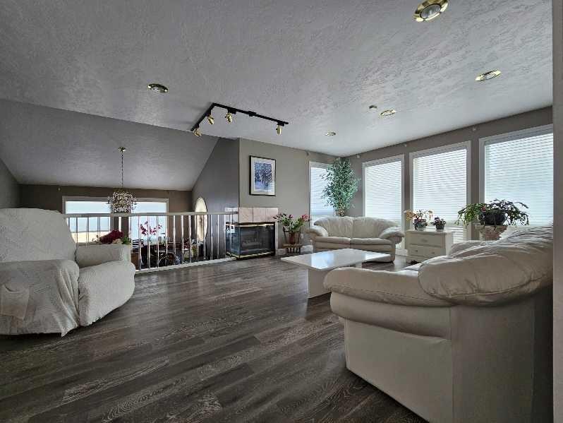 









17423


Highway 2

,
High Prairie,




AB
T0G 1E0

