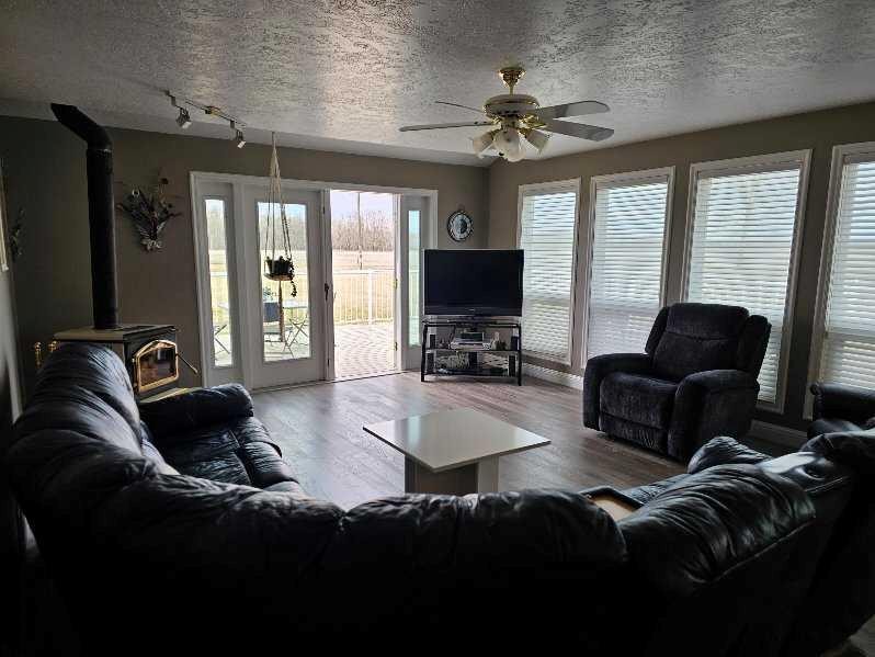









17423


Highway 2

,
High Prairie,




AB
T0G 1E0

