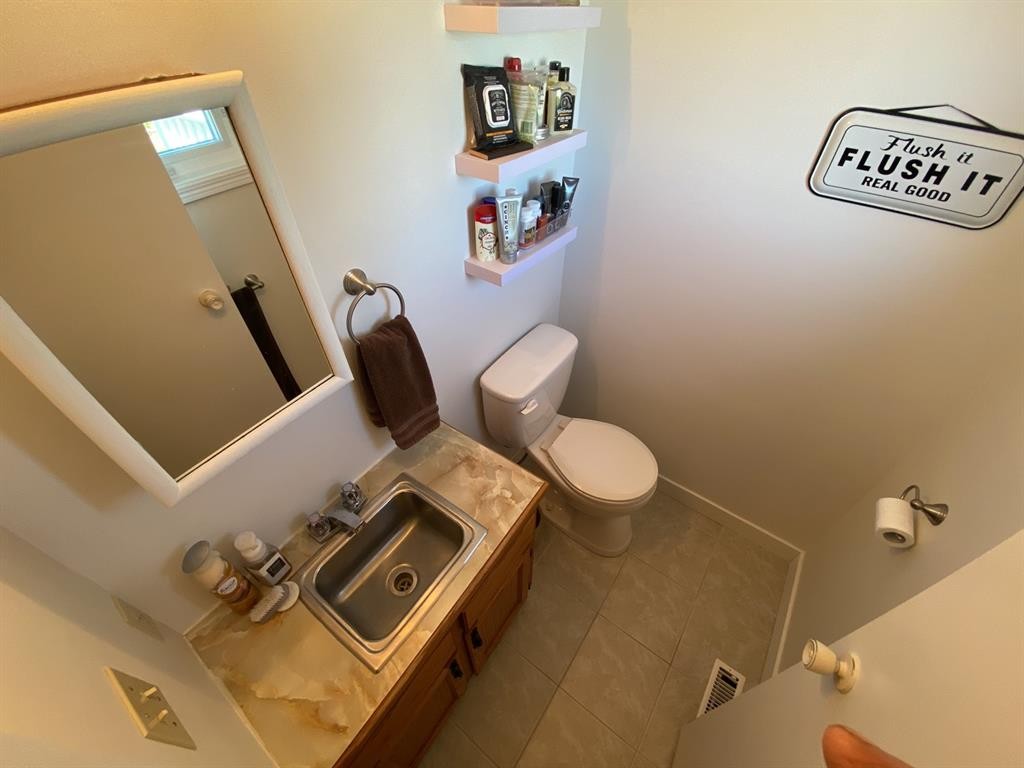 









9707


103

Street,
Nampa,




AB
T0H 2R0


