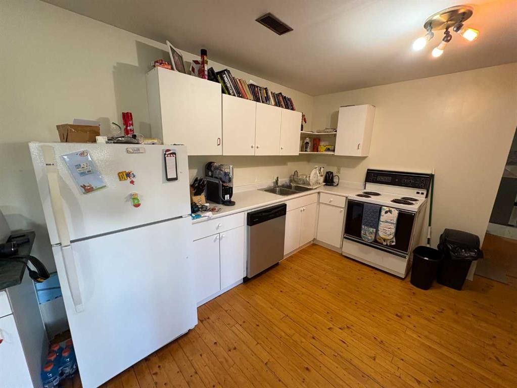 









10709


89

Street,
Peace River,




AB
T8S 1S4

