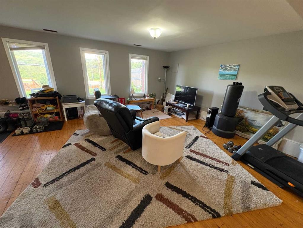 









10709


89

Street,
Peace River,




AB
T8S 1S4

