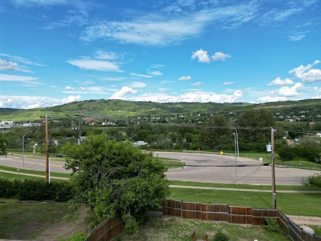 









10709


89

Street,
Peace River,




AB
T8S 1S4

