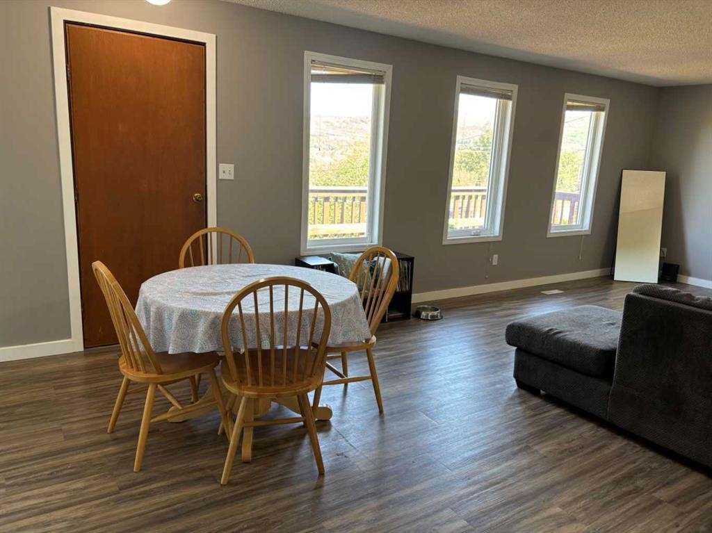 









10709


89

Street,
Peace River,




AB
T8S 1S4

