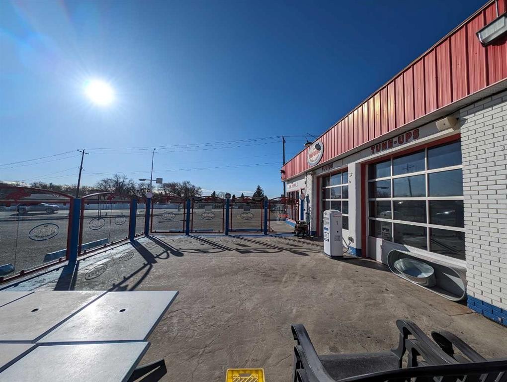 









710


Gershaw

Drive Southwest,
Medicine Hat,




AB
T1A 5C8

