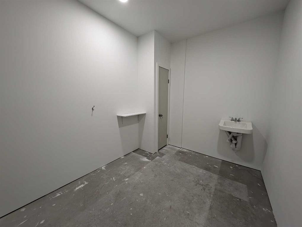 









533


4

Street Southeast,
Medicine Hat,




AB
T1A 0K7

