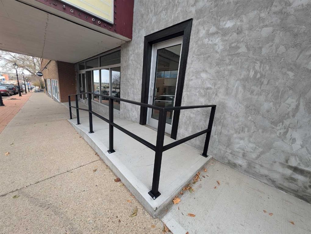 









533


4

Street Southeast,
Medicine Hat,




AB
T1A 0K7

