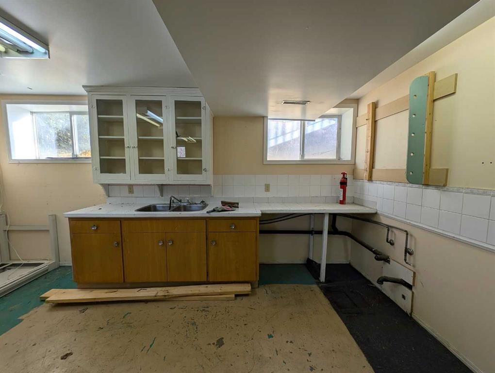 









17


Dunmore

Road Southeast,
Medicine Hat,




AB
T1A 1Z5

