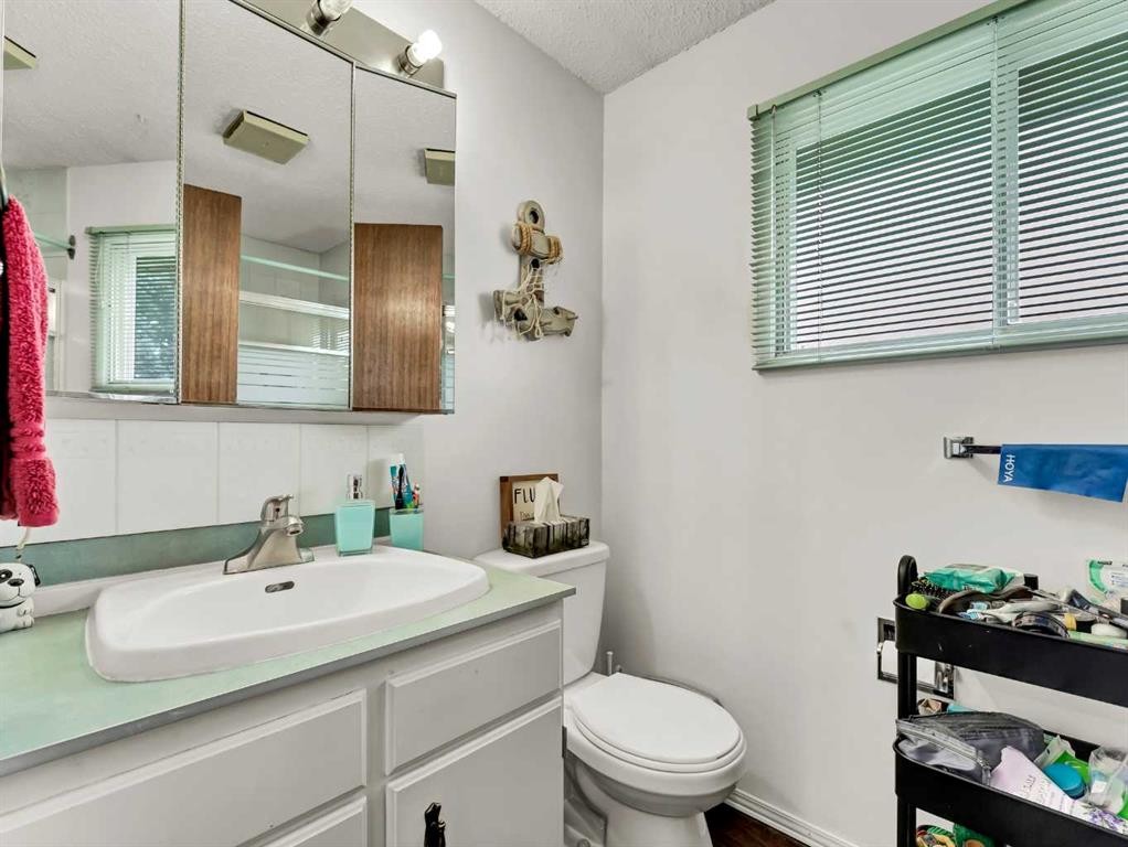









219


Ross Glen

Drive Southeast,
Medicine Hat,




AB
T1B 1N7

