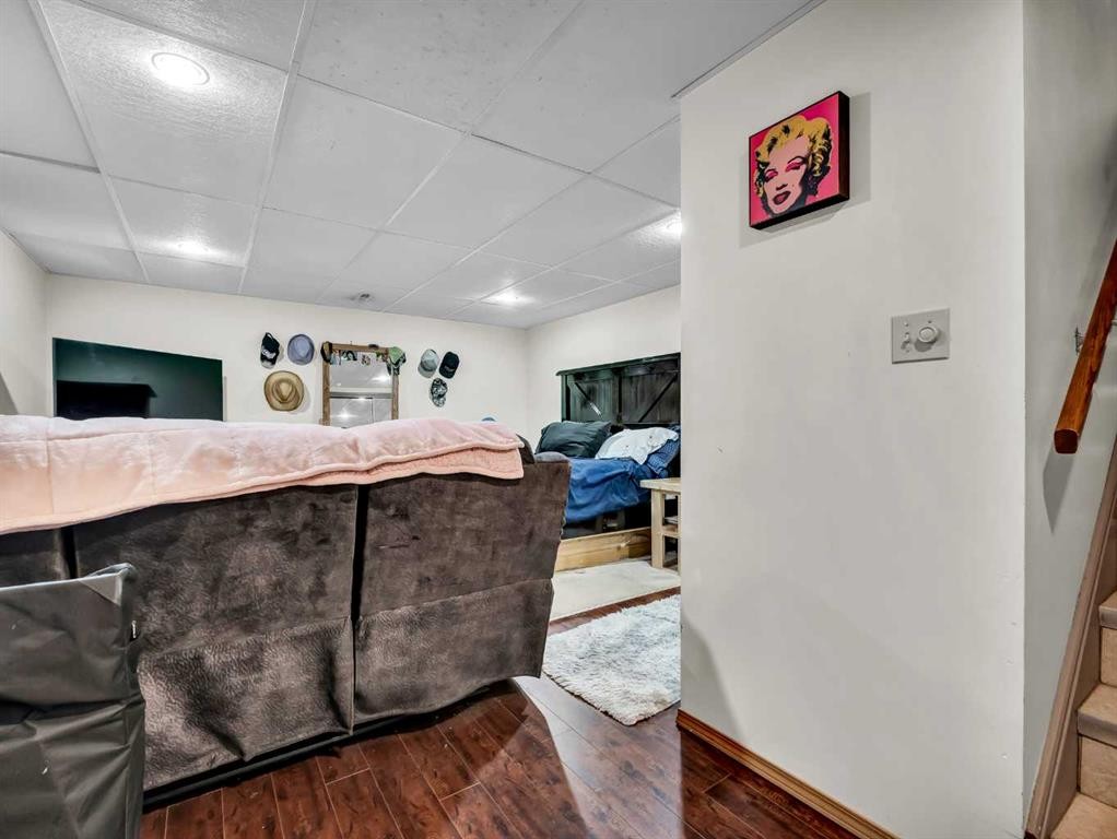 









219


Ross Glen

Drive Southeast,
Medicine Hat,




AB
T1B 1N7

