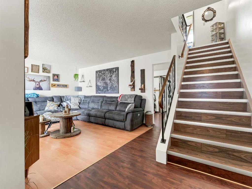 









219


Ross Glen

Drive Southeast,
Medicine Hat,




AB
T1B 1N7

