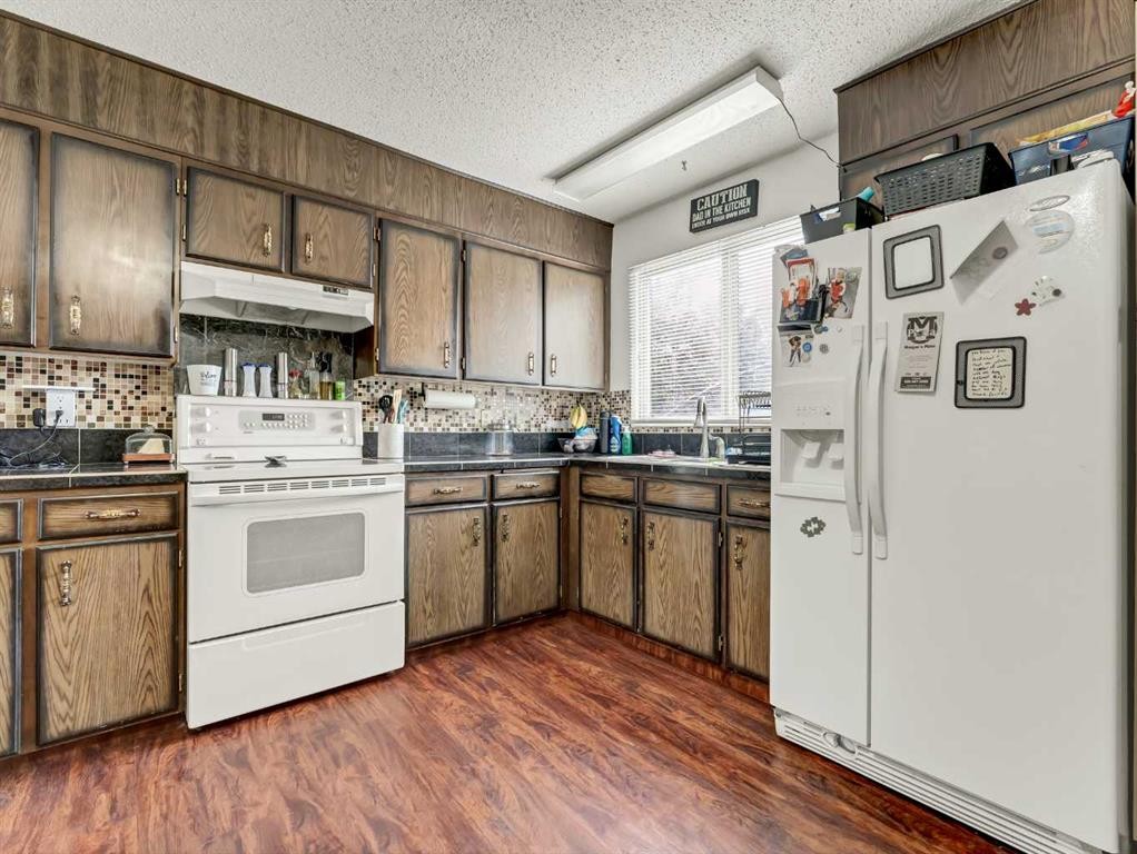 









219


Ross Glen

Drive Southeast,
Medicine Hat,




AB
T1B 1N7

