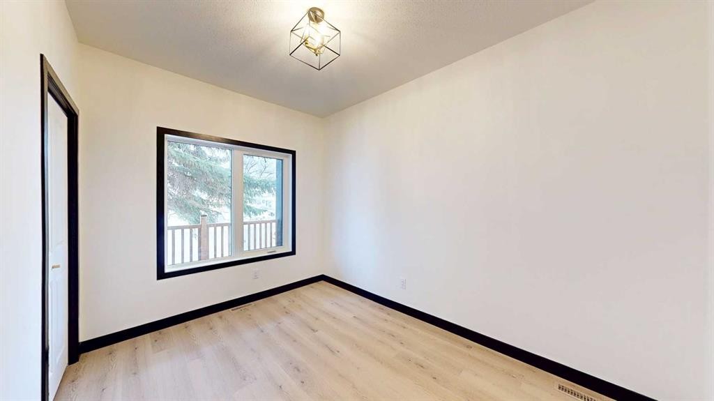 









105


5

Street Northeast,
Redcliff,




AB
T0J2P0

