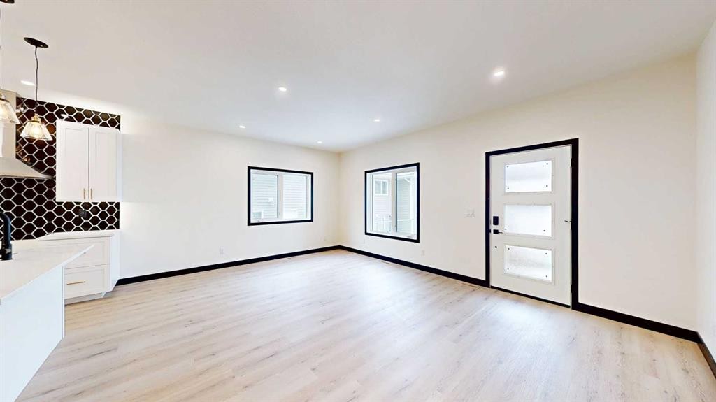 









105


5

Street Northeast,
Redcliff,




AB
T0J2P0

