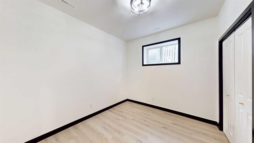









105


5

Street Northeast,
Redcliff,




AB
T0J2P0

