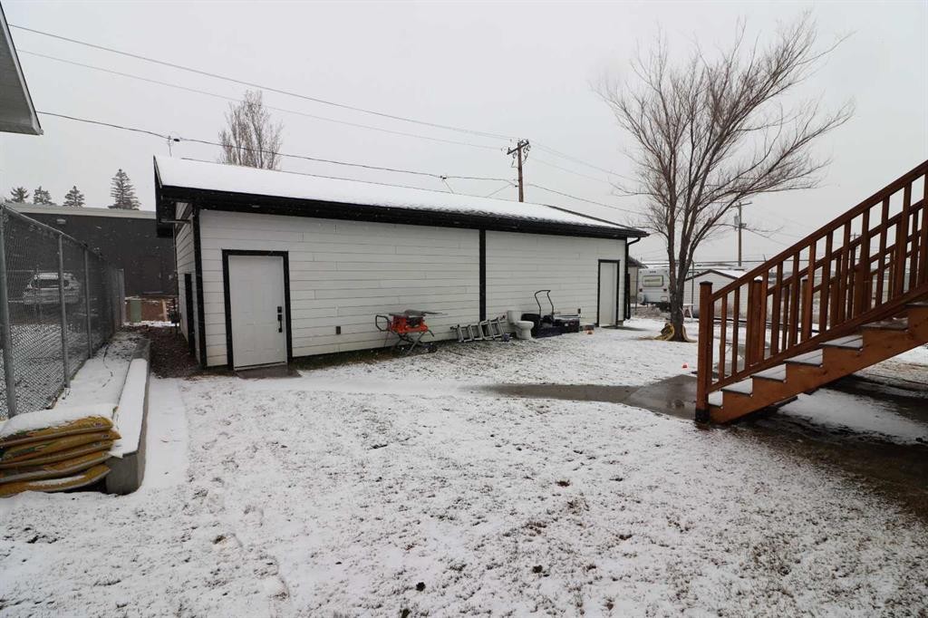 









105


5

Street Northeast,
Redcliff,




AB
T0J2P0

