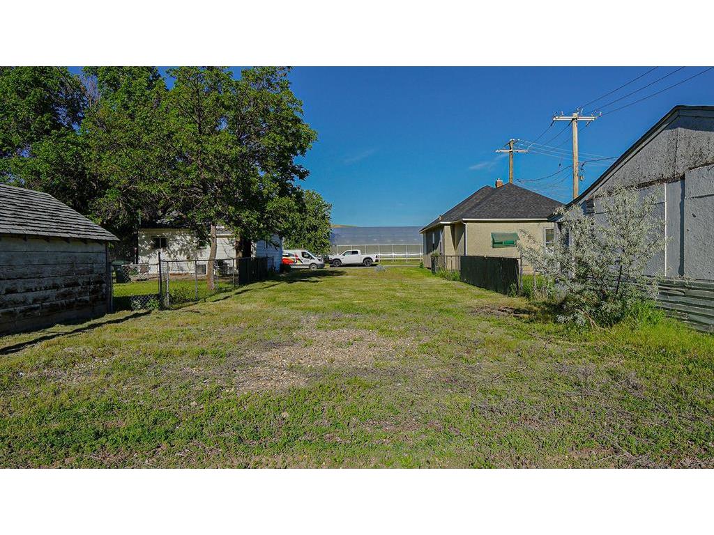 









514G


Coburg

Avenue Southeast,
Medicine Hat,







AB
T1A 3K8

