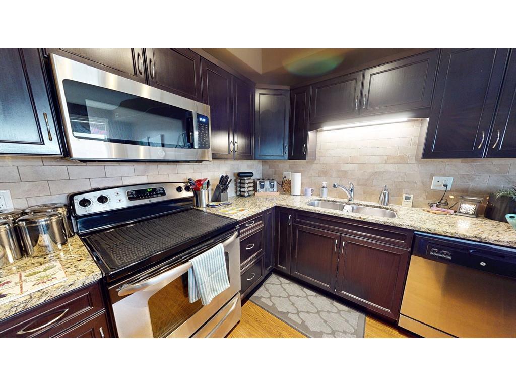 









19


Terrace

View Northeast, 318,
Medicine Hat,




AB
T1C 0E8

