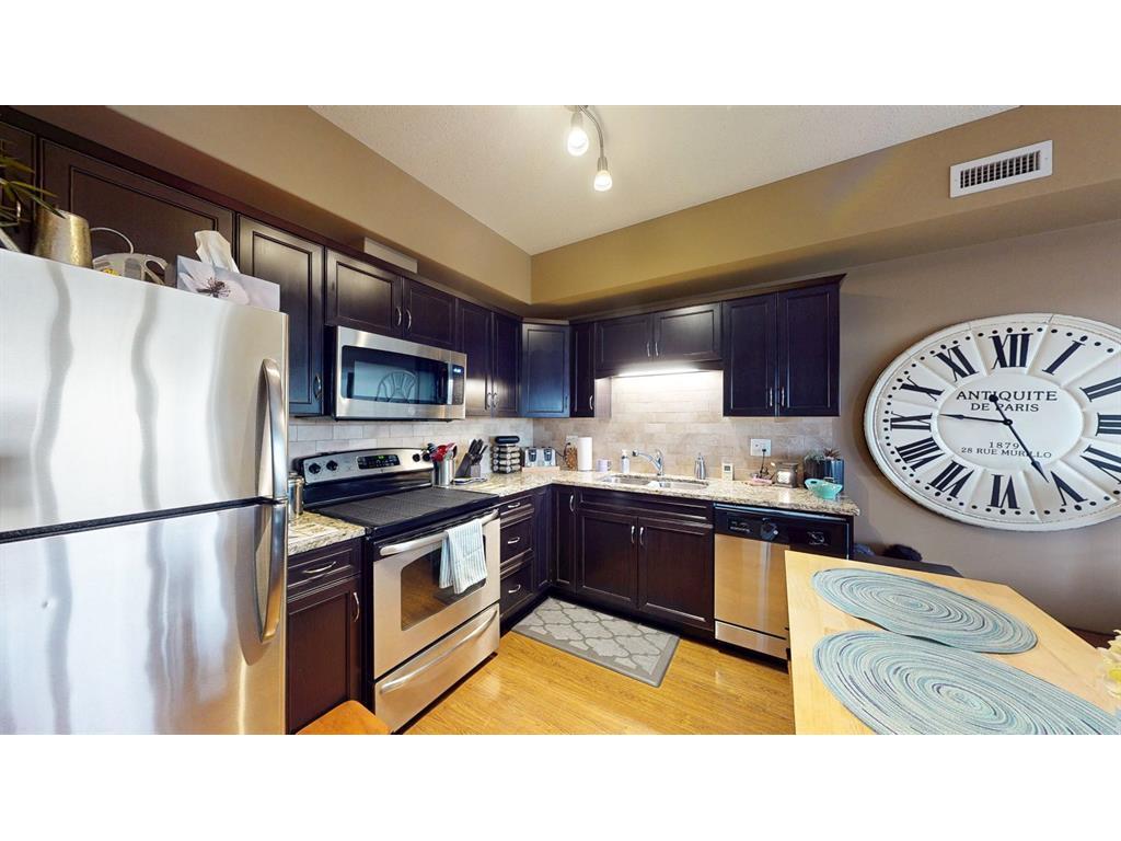 









19


Terrace

View Northeast, 318,
Medicine Hat,




AB
T1C 0E8

