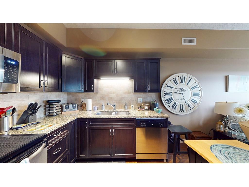 









19


Terrace

View Northeast, 318,
Medicine Hat,




AB
T1C 0E8

