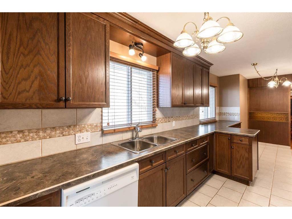 









188


Burns

Crescent Northwest,
Medicine Hat,




AB
T1A 6V9


