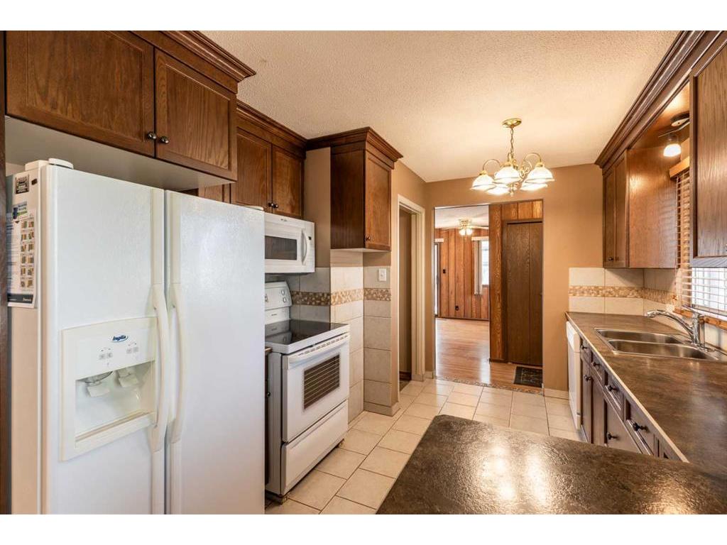 









188


Burns

Crescent Northwest,
Medicine Hat,




AB
T1A 6V9

