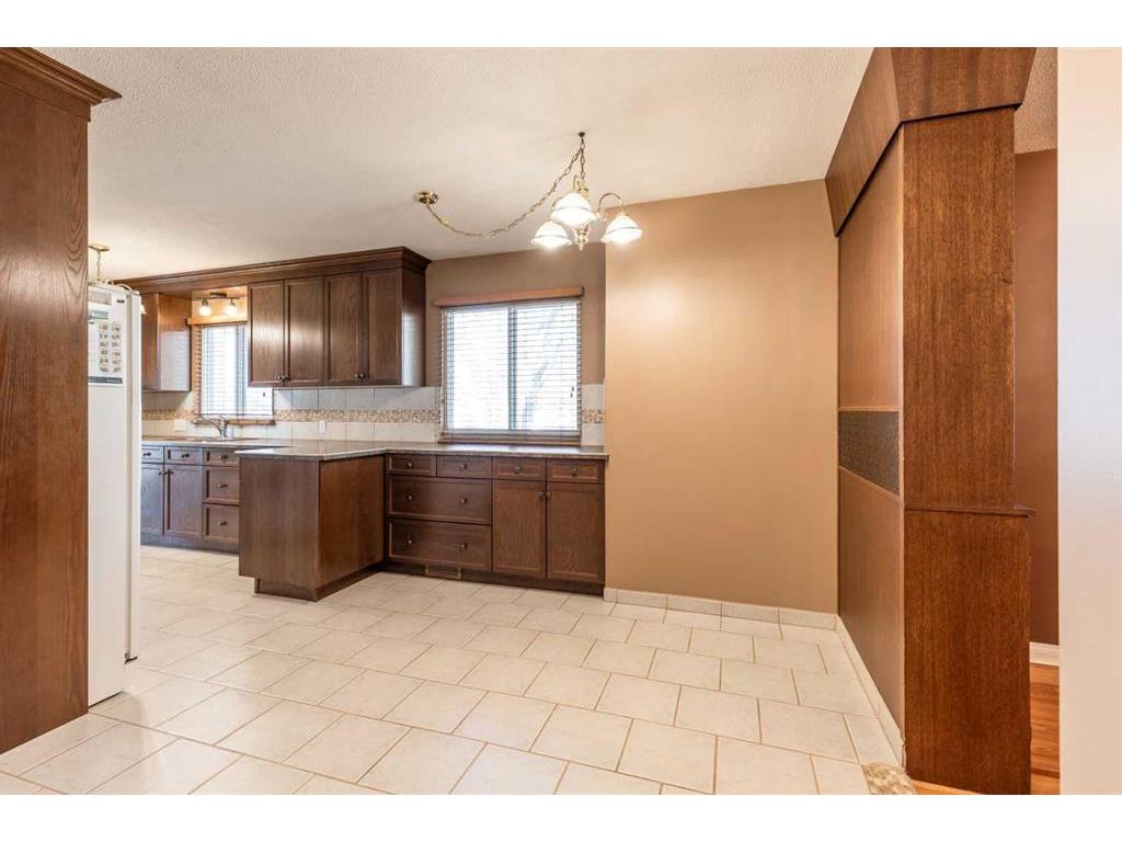 









188


Burns

Crescent Northwest,
Medicine Hat,




AB
T1A 6V9

