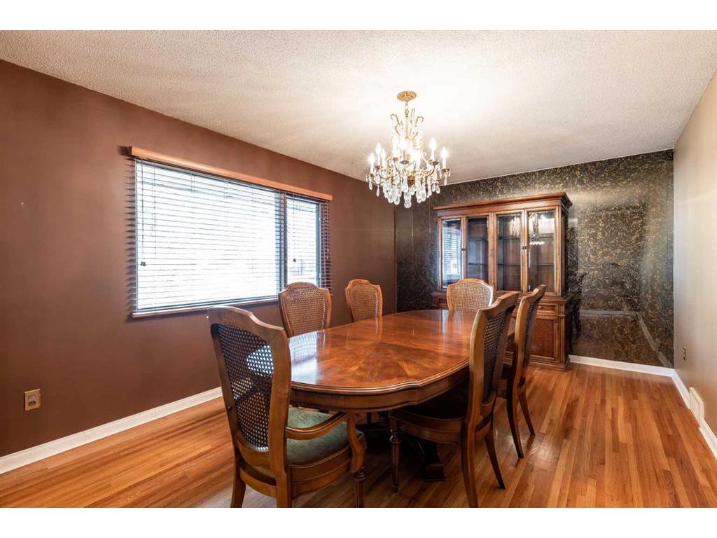 









188


Burns

Crescent Northwest,
Medicine Hat,




AB
T1A 6V9

