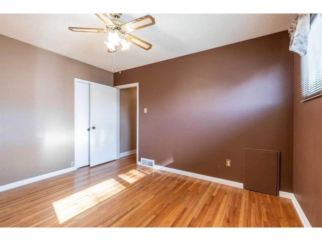 









188


Burns

Crescent Northwest,
Medicine Hat,




AB
T1A 6V9

