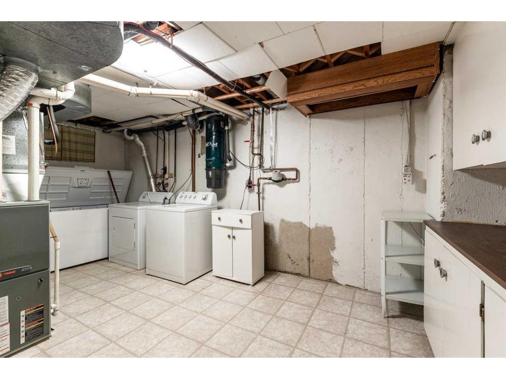 









188


Burns

Crescent Northwest,
Medicine Hat,




AB
T1A 6V9

