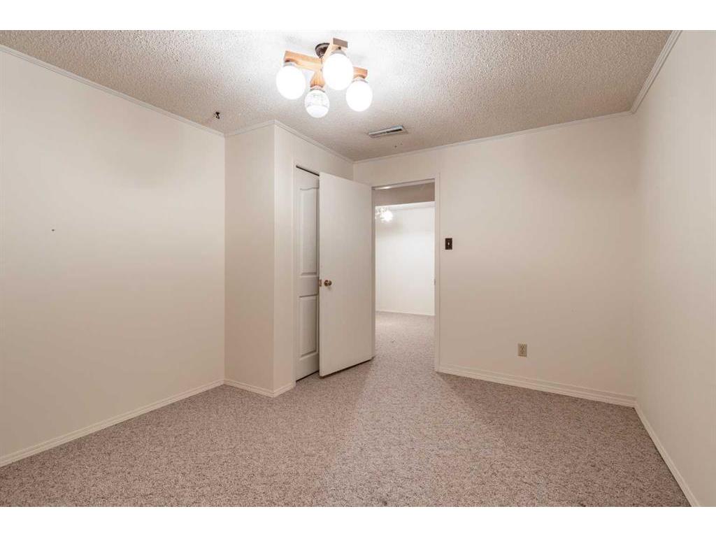 









188


Burns

Crescent Northwest,
Medicine Hat,




AB
T1A 6V9


