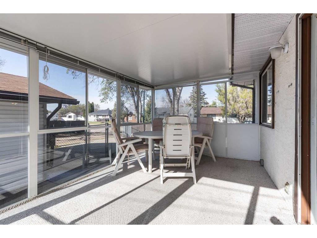 









188


Burns

Crescent Northwest,
Medicine Hat,




AB
T1A 6V9

