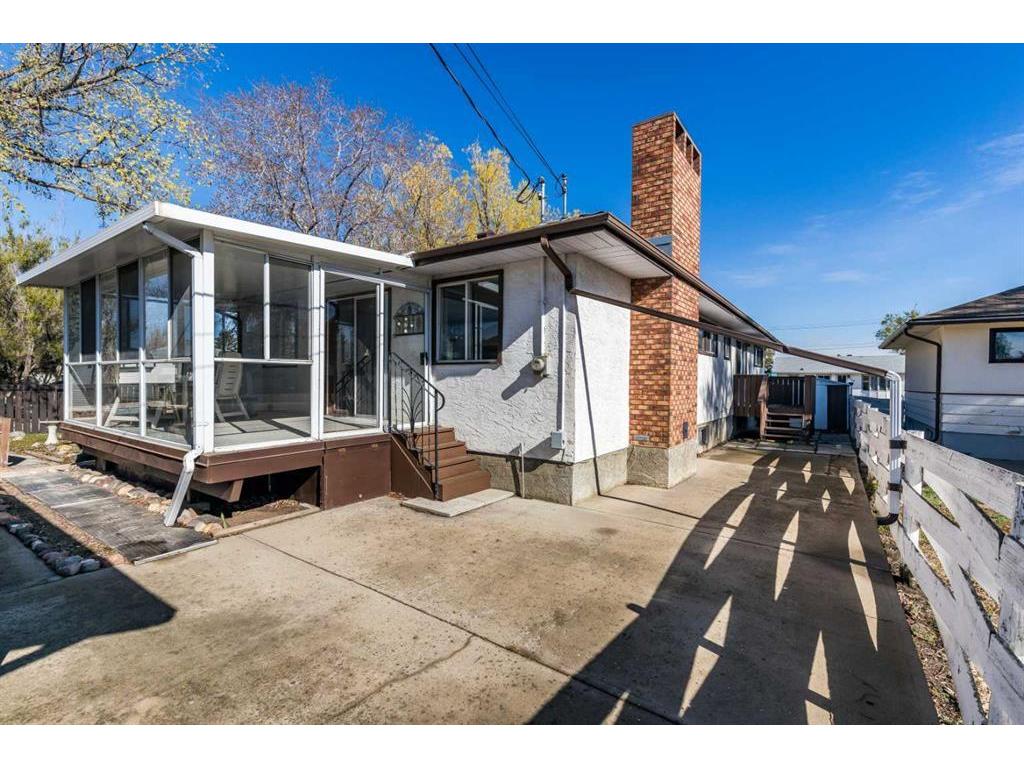 









188


Burns

Crescent Northwest,
Medicine Hat,




AB
T1A 6V9

