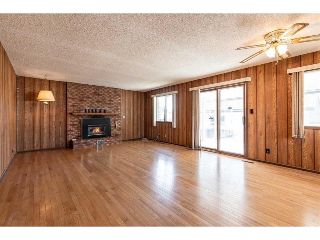 









188


Burns

Crescent Northwest,
Medicine Hat,




AB
T1A 6V9

