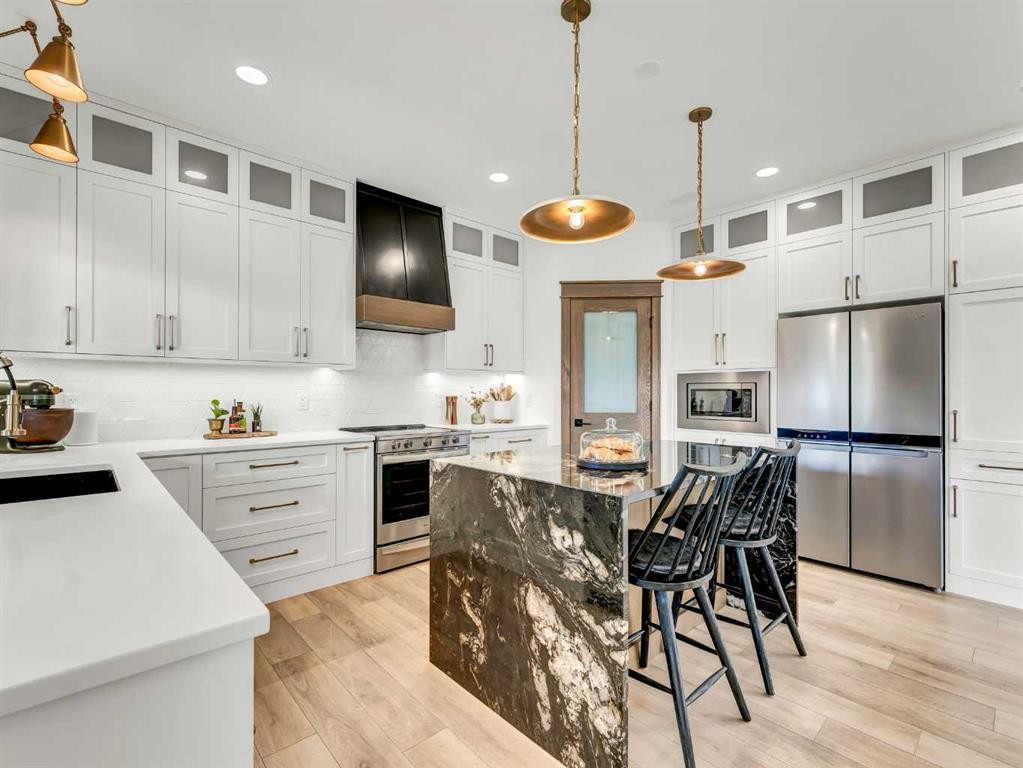 









21


Hamptons

Gate Southeast,
Medicine Hat,




AB
T1B 0N7

