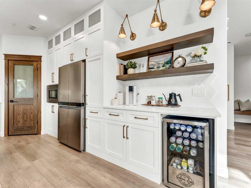 









21


Hamptons

Gate Southeast,
Medicine Hat,




AB
T1B 0N7

