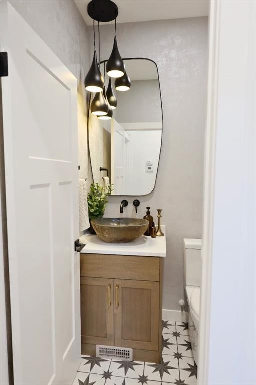 









21


Hamptons

Gate Southeast,
Medicine Hat,




AB
T1B 0N7

