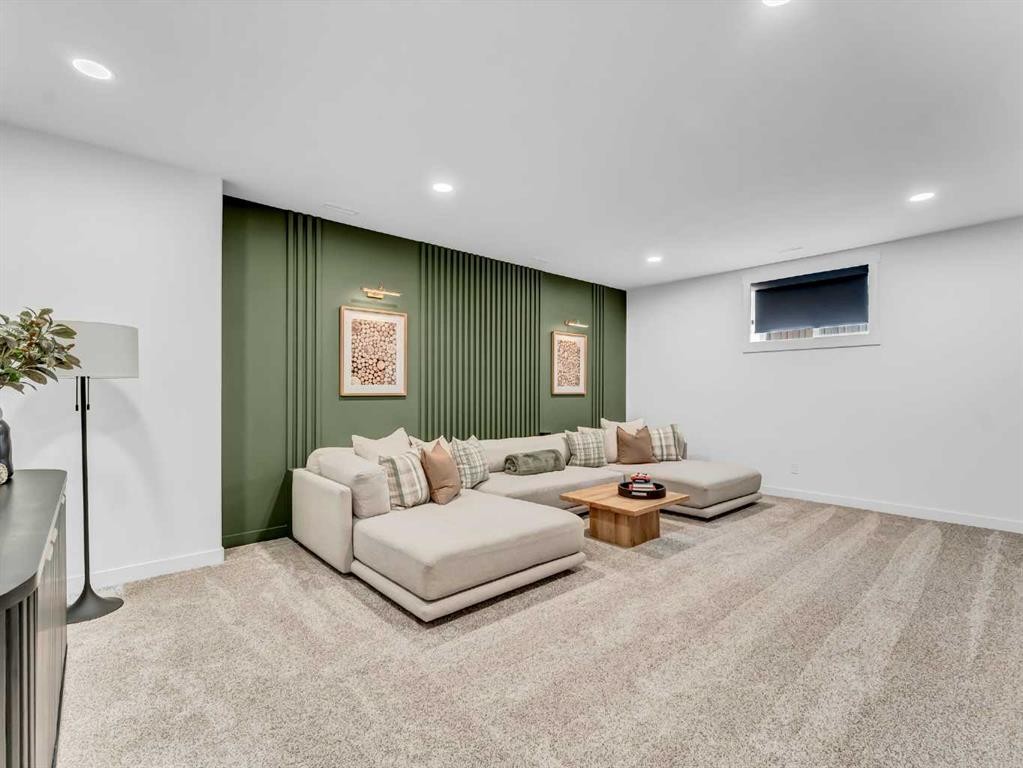 









21


Hamptons

Gate Southeast,
Medicine Hat,




AB
T1B 0N7

