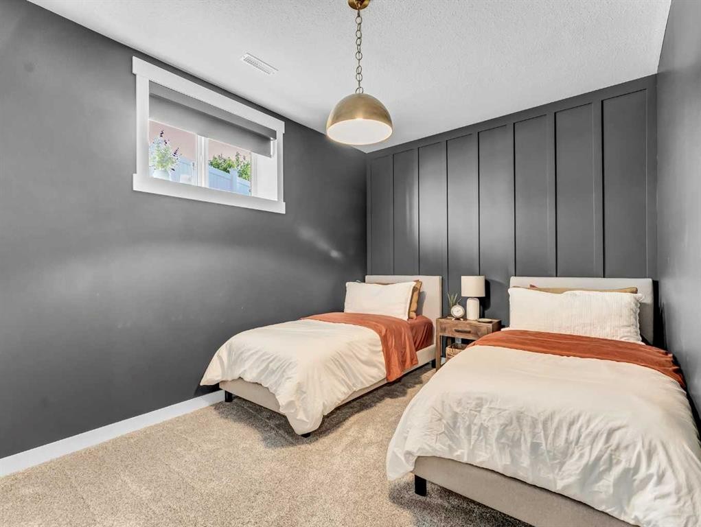 









21


Hamptons

Gate Southeast,
Medicine Hat,




AB
T1B 0N7

