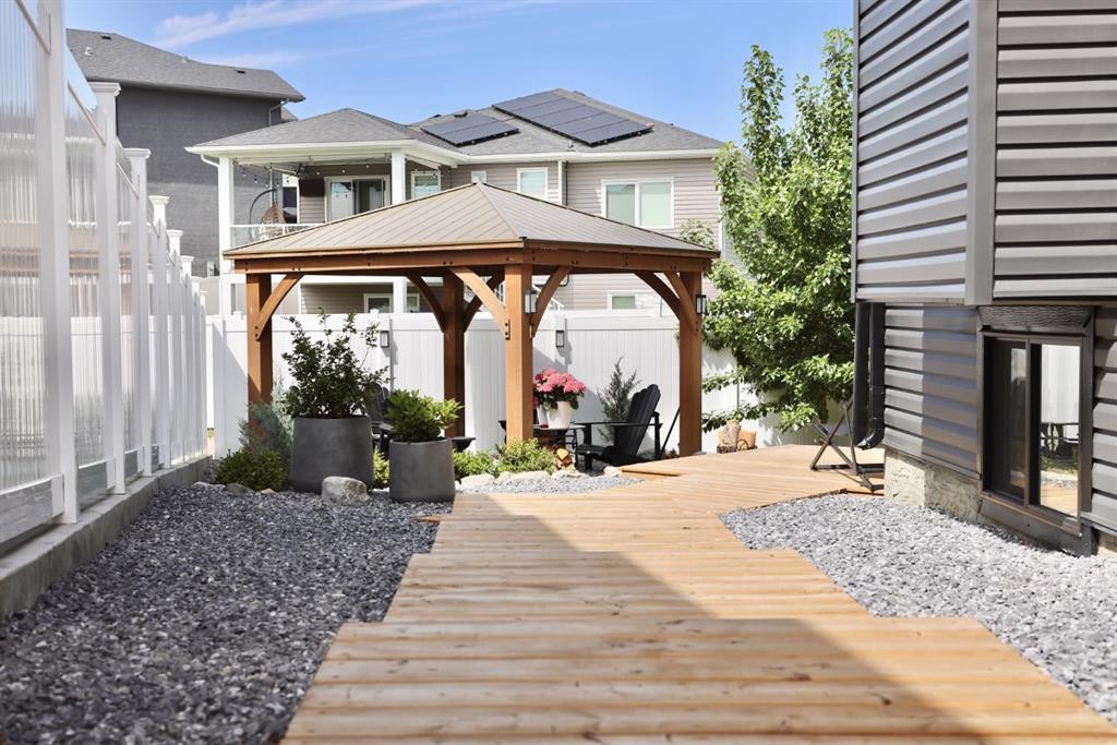 









21


Hamptons

Gate Southeast,
Medicine Hat,




AB
T1B 0N7

