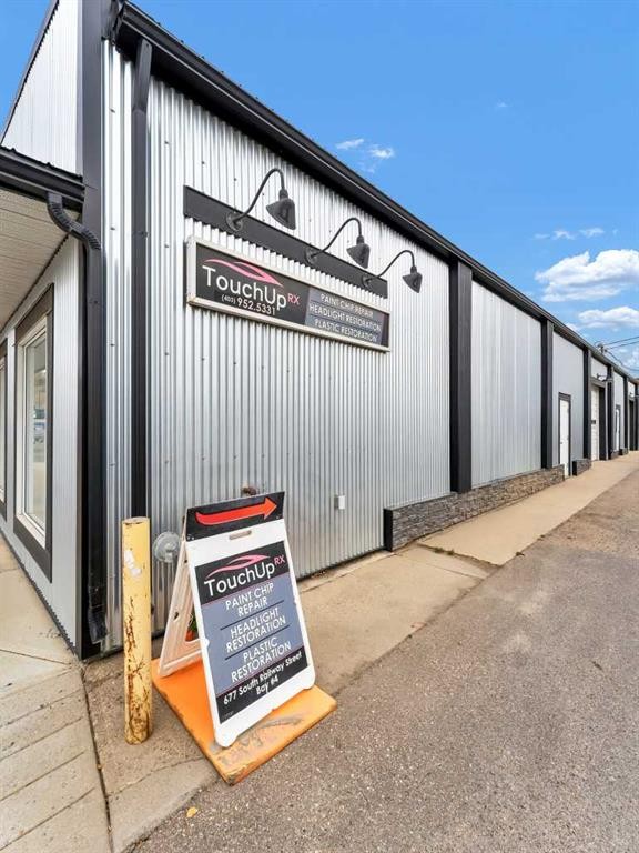 









677B


South Railway

Street Southeast,
Medicine Hat,




AB
T1A2V8

