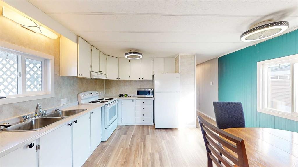 









4000


13

Avenue Southeast, 133,
Medicine Hat,




AB
T1B 1J3

