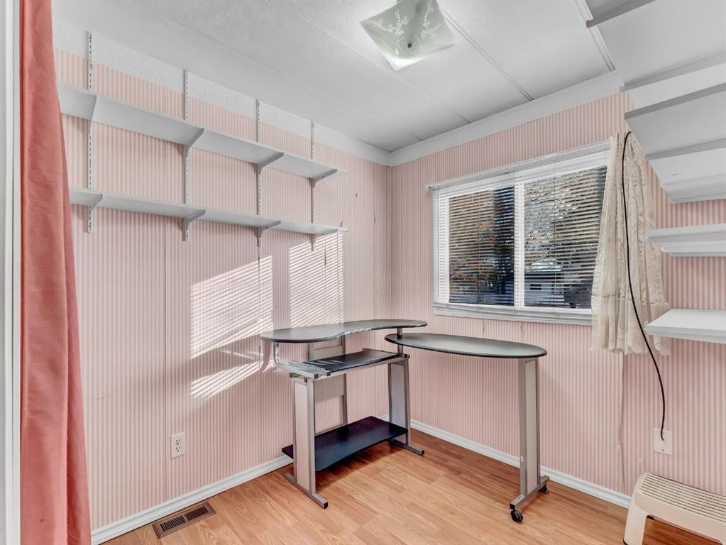 









4000


13

Avenue Southeast, 93,
Medicine Hat,




AB
T1B1J3

