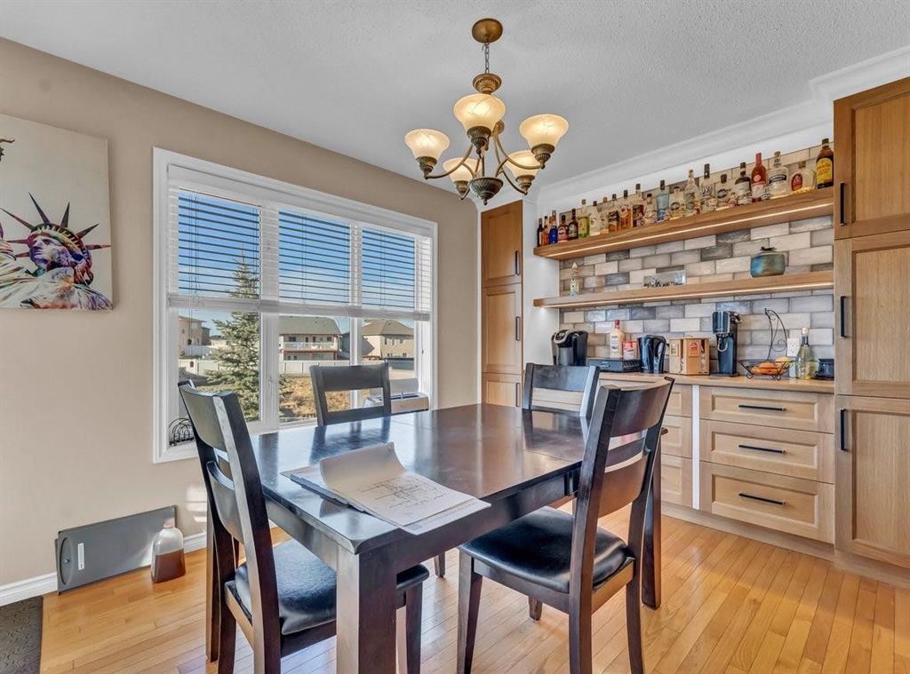 









28


Saamis

Close Southwest,
Medicine Hat,




AB
T1B4v6

