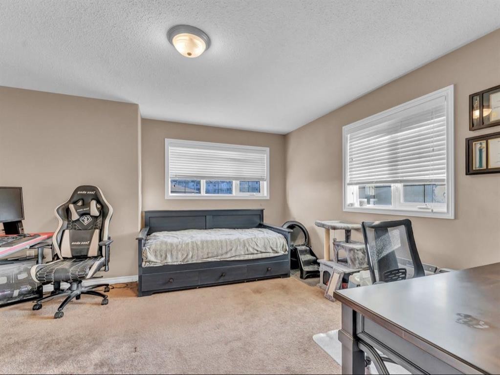 









28


Saamis

Close Southwest,
Medicine Hat,




AB
T1B4v6


