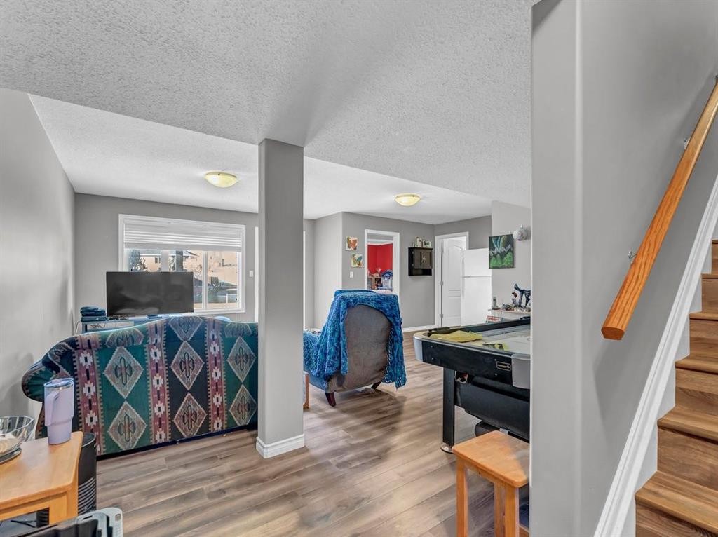 









28


Saamis

Close Southwest,
Medicine Hat,




AB
T1B4v6

