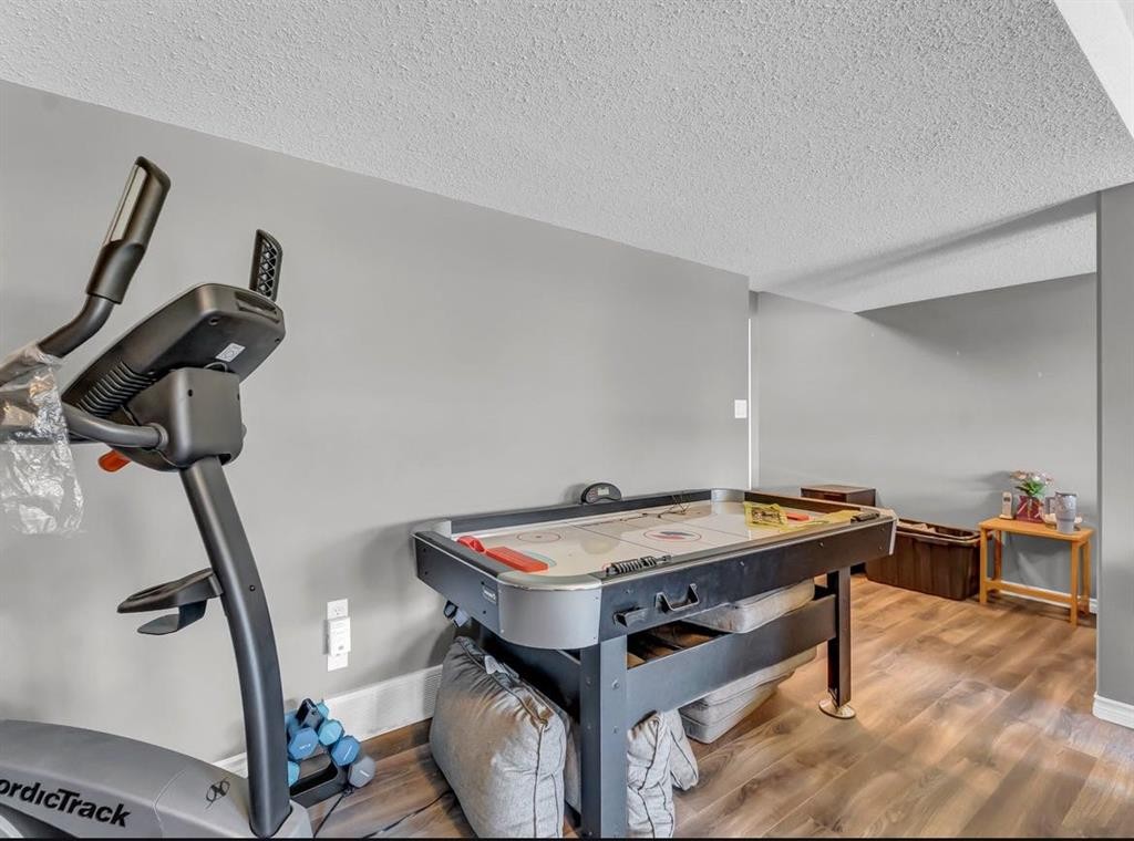 









28


Saamis

Close Southwest,
Medicine Hat,




AB
T1B4v6

