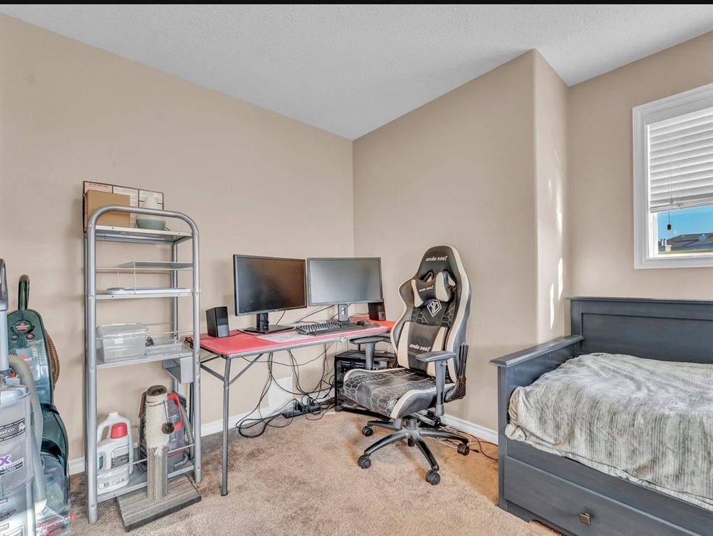 









28


Saamis

Close Southwest,
Medicine Hat,




AB
T1B4v6

