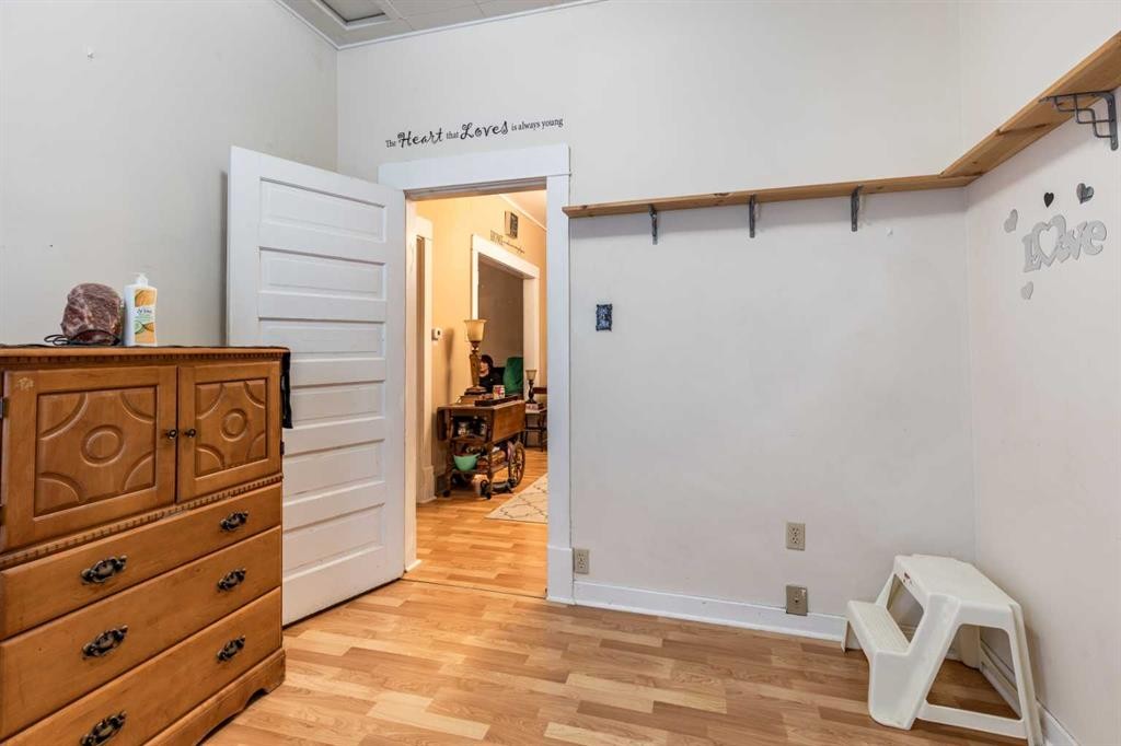 









966


Yuill

Street Southeast,
Medicine Hat,




AB
T1A 0Y8

